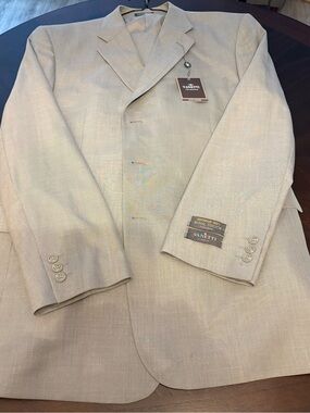 Venettini Light Gray Men's 2 Piece Suit 44L / 38W NWT